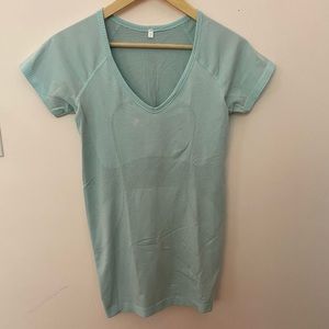 Lululemon short sleeve top